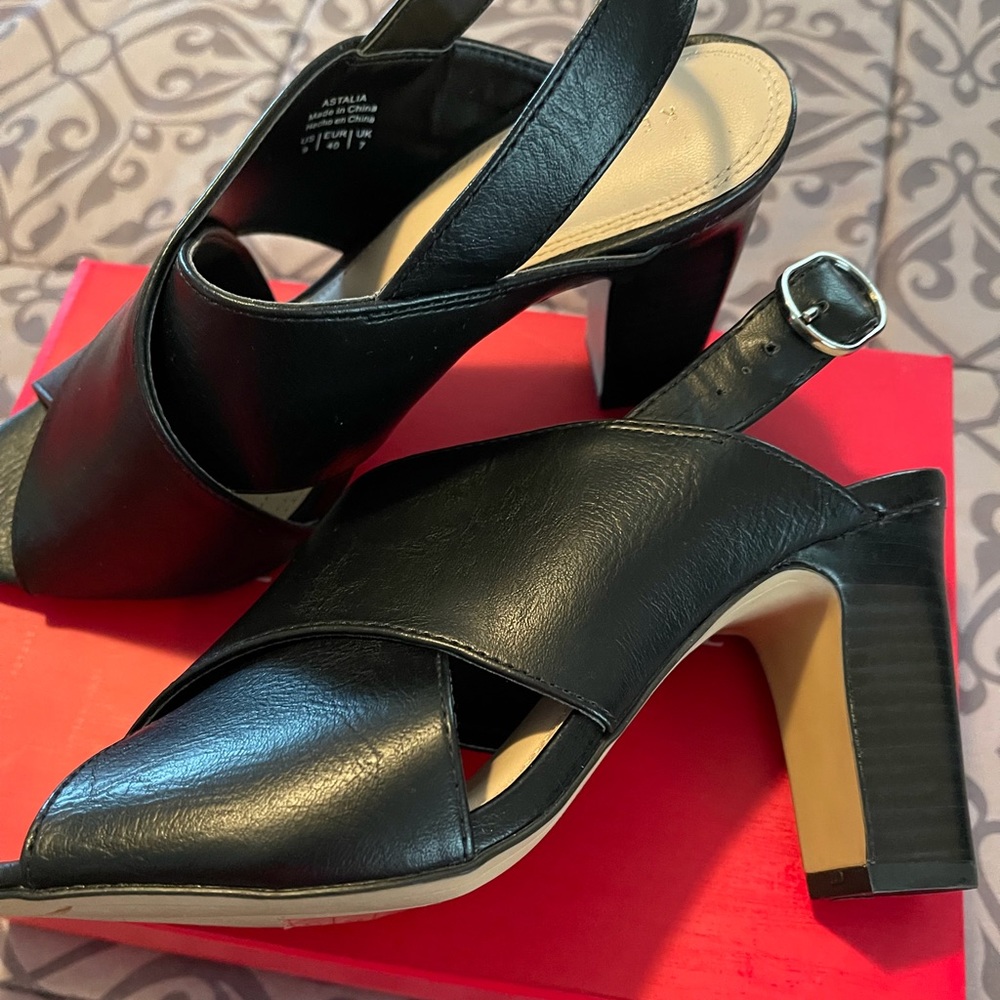 Kelly & Katie block heal dressy sandal